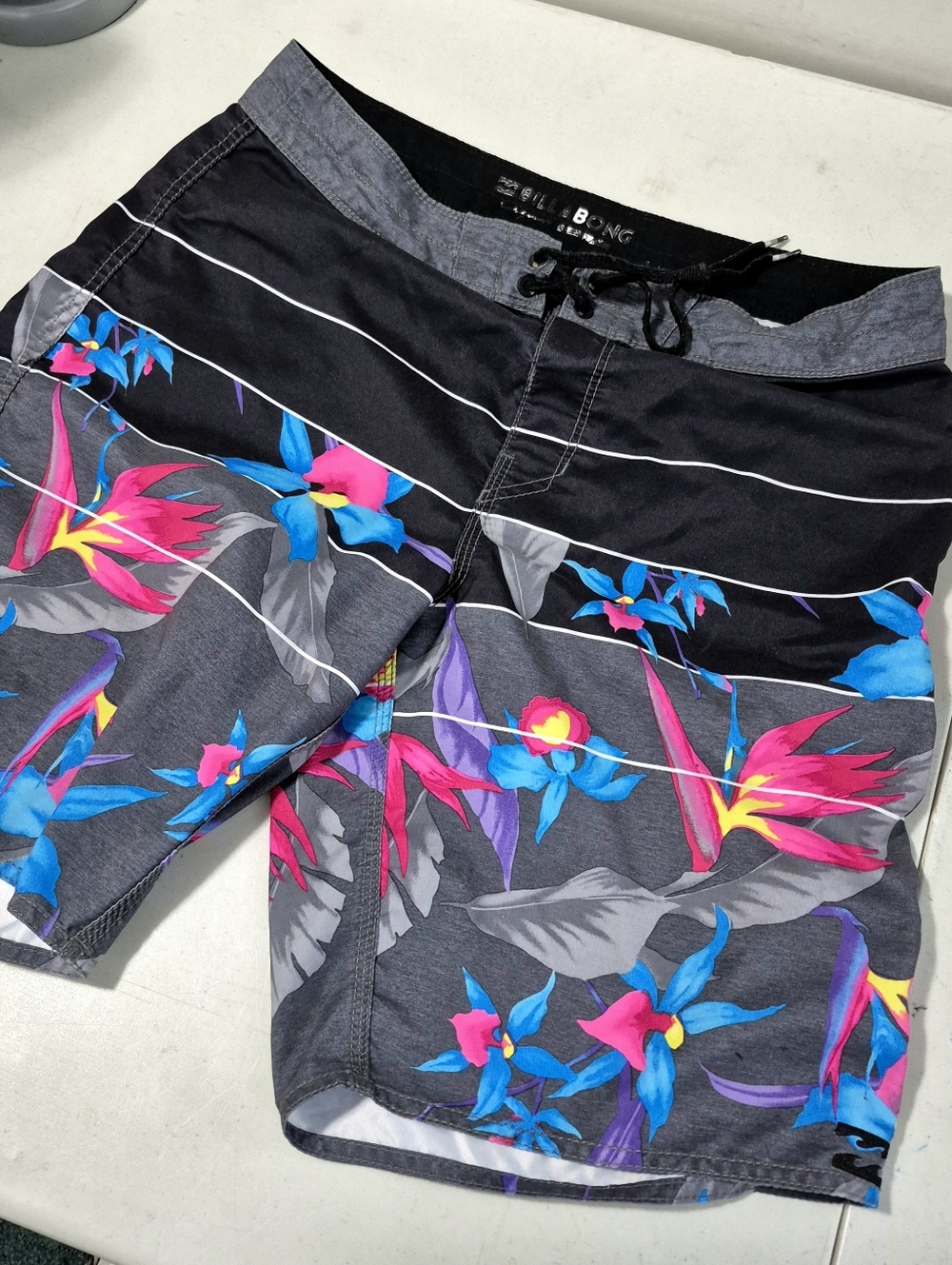 Billabong Men's Sundays OG Floral Boardshorts Black Multi Size 34 Swim Surf - Picture 5 of 11